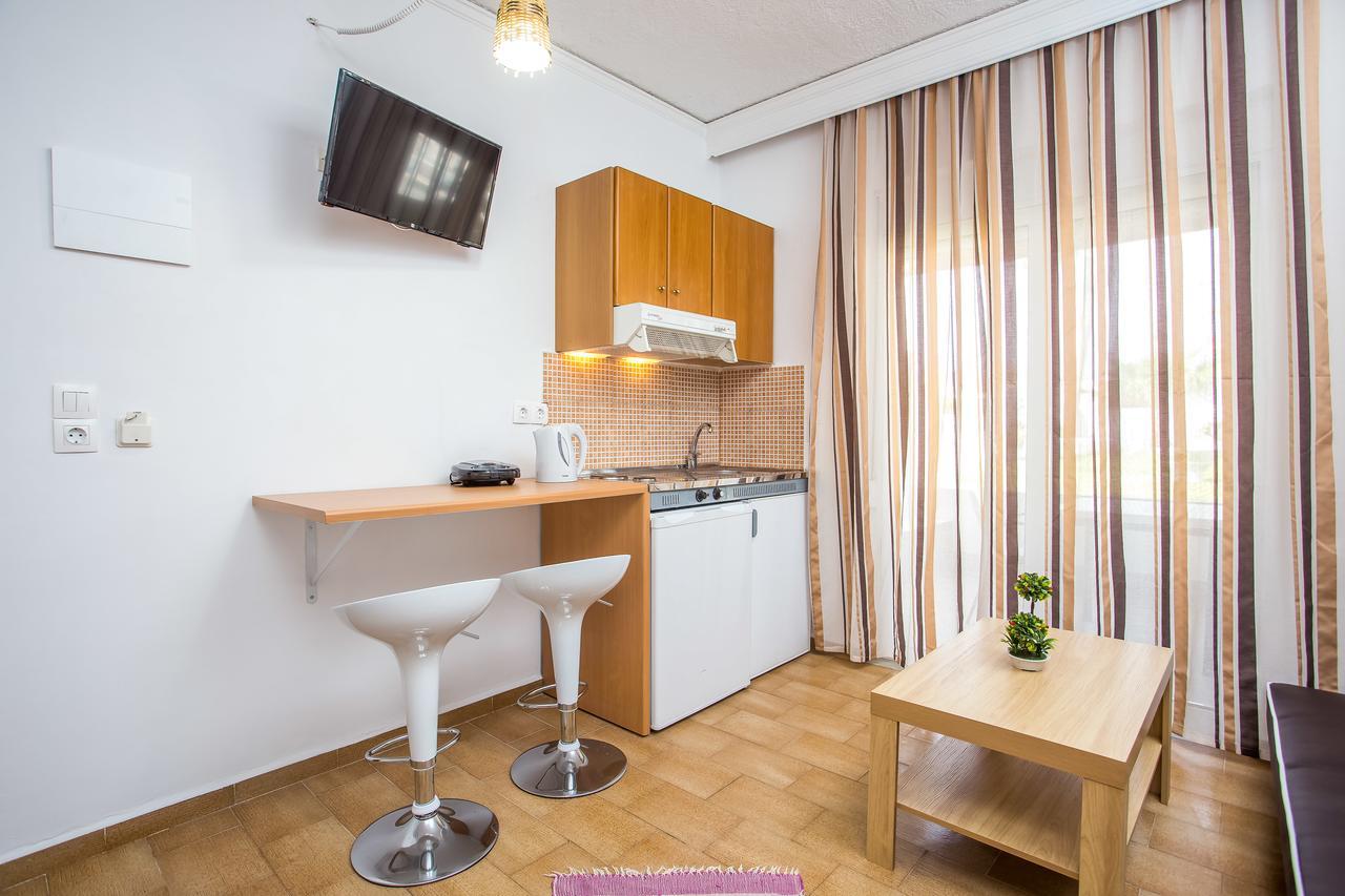 Toulas Studios & Apts No2 Faliraki Buitenkant foto